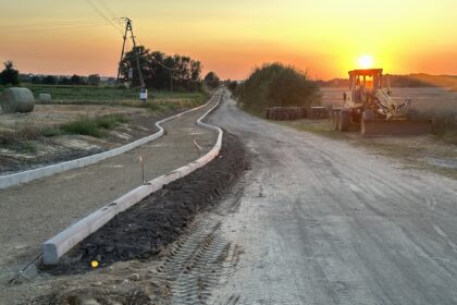 Wieluń: Ścieżka pieszo-rowerowa historycznym Traktem Kaliskim