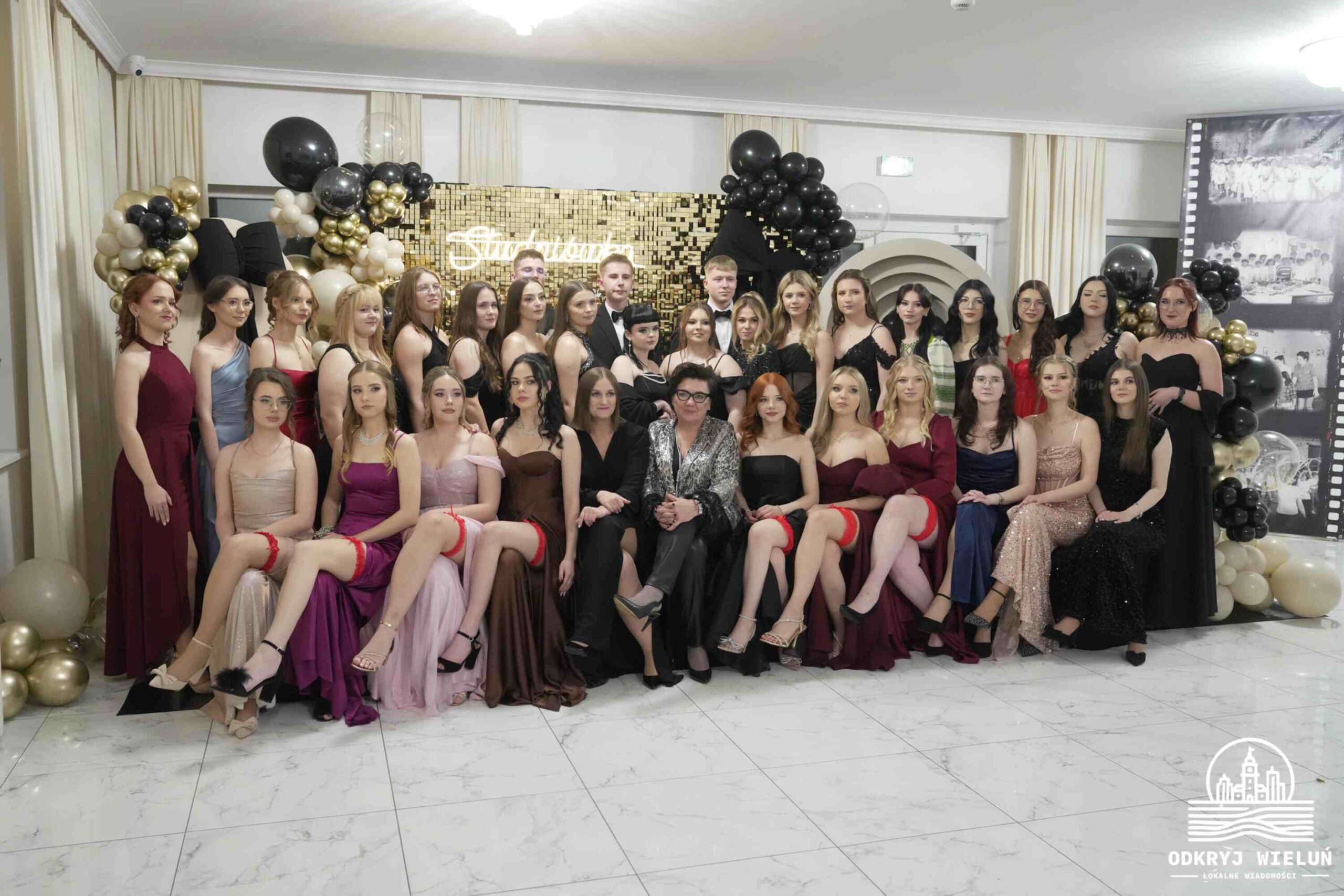 zdjęcie klasowe ZS1 Wieluń